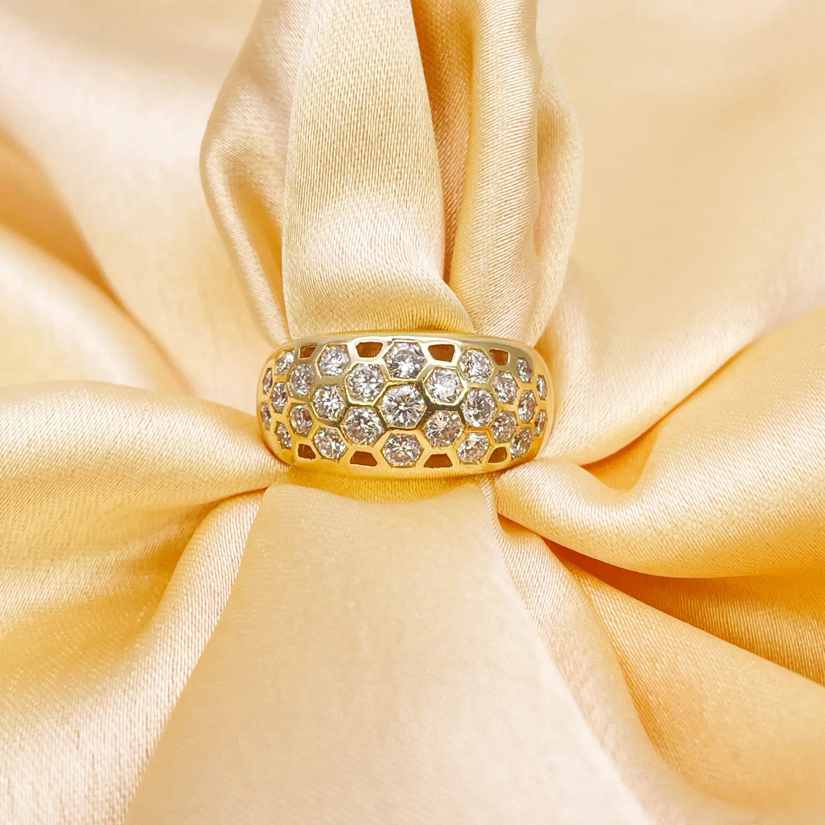 18ct Yellow Gold Honeycomb Design Diamond Ring Rubover Set 1.45ct Diamond Ring