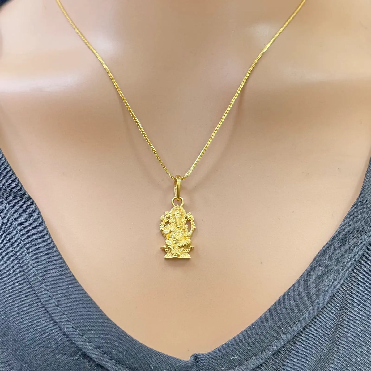 22ct Yellow Gold High Polish Ganesha Pendant 17.6x10mm Necklace