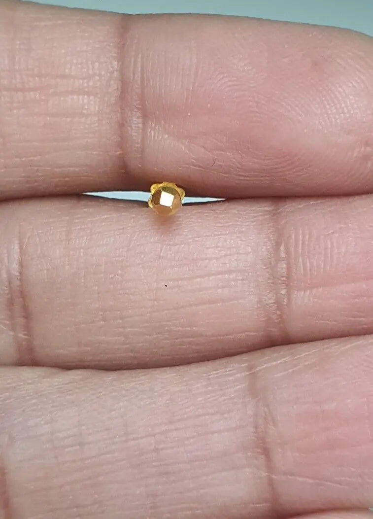 22ct Yellow Gold Plain Gold Diamond Cut design Nose Stud 3.7 MM