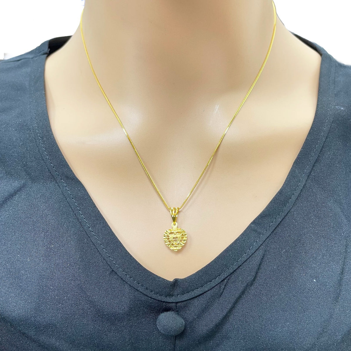 22ct Yellow Gold Diamond Cut Heart Mesh Open Cut Mini Pendant High Polish