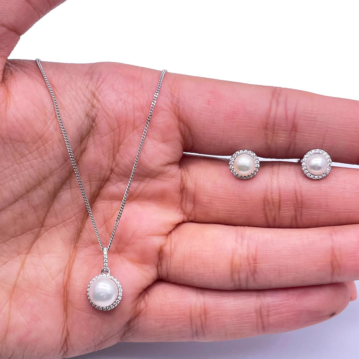 14ct White Gold Diamond Halo Pearl Stud Earrings & Pendant 2.04cts 