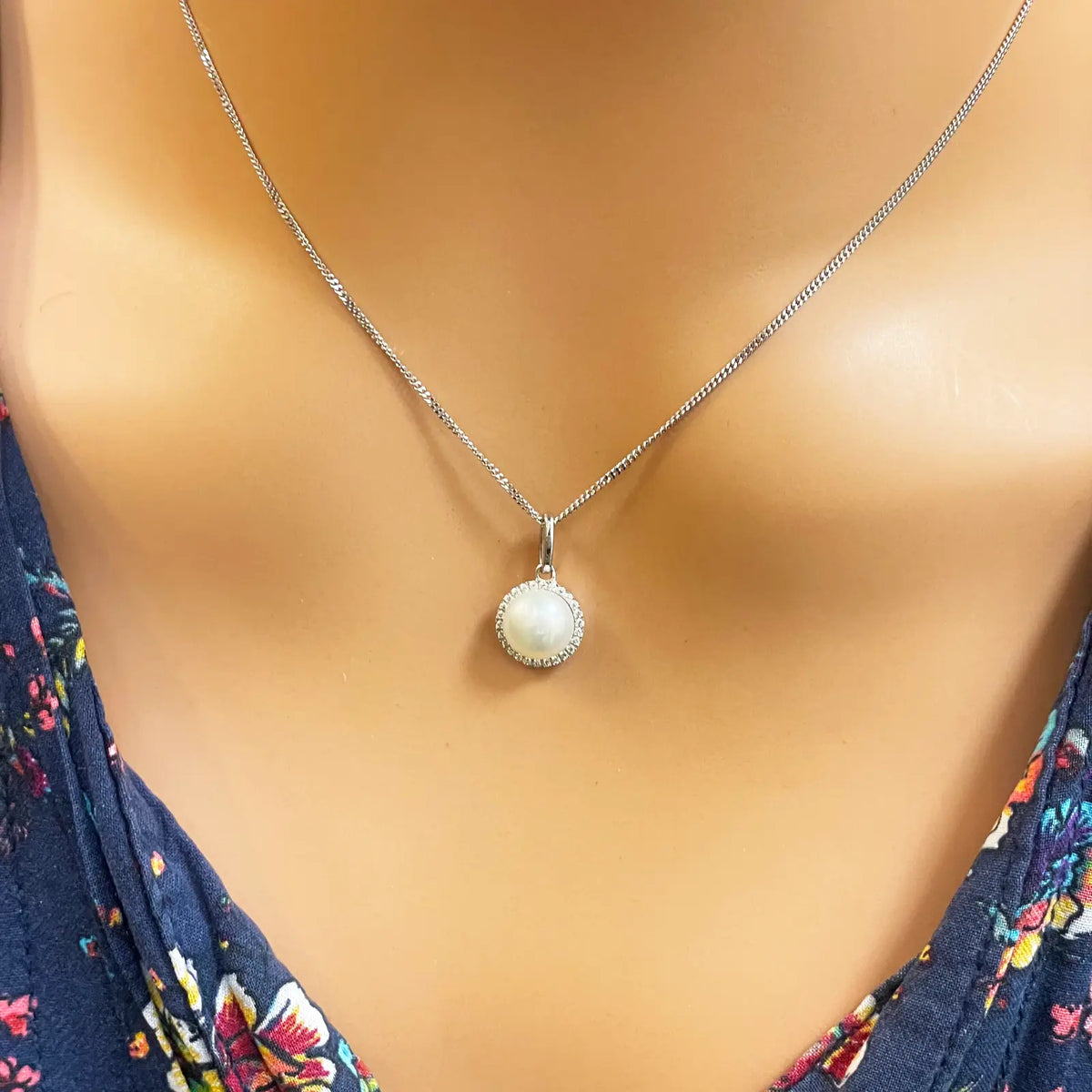 14ct White Gold Diamond Halo Pearl Stud Earrings & Pendant 2.04cts 