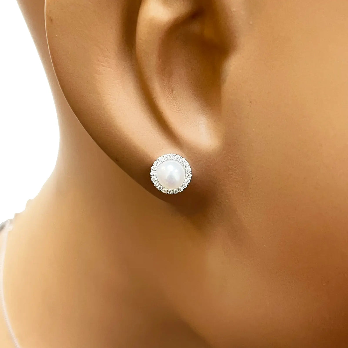 14ct White Gold Diamond Halo Pearl Stud Earrings & Pendant 2.04cts 