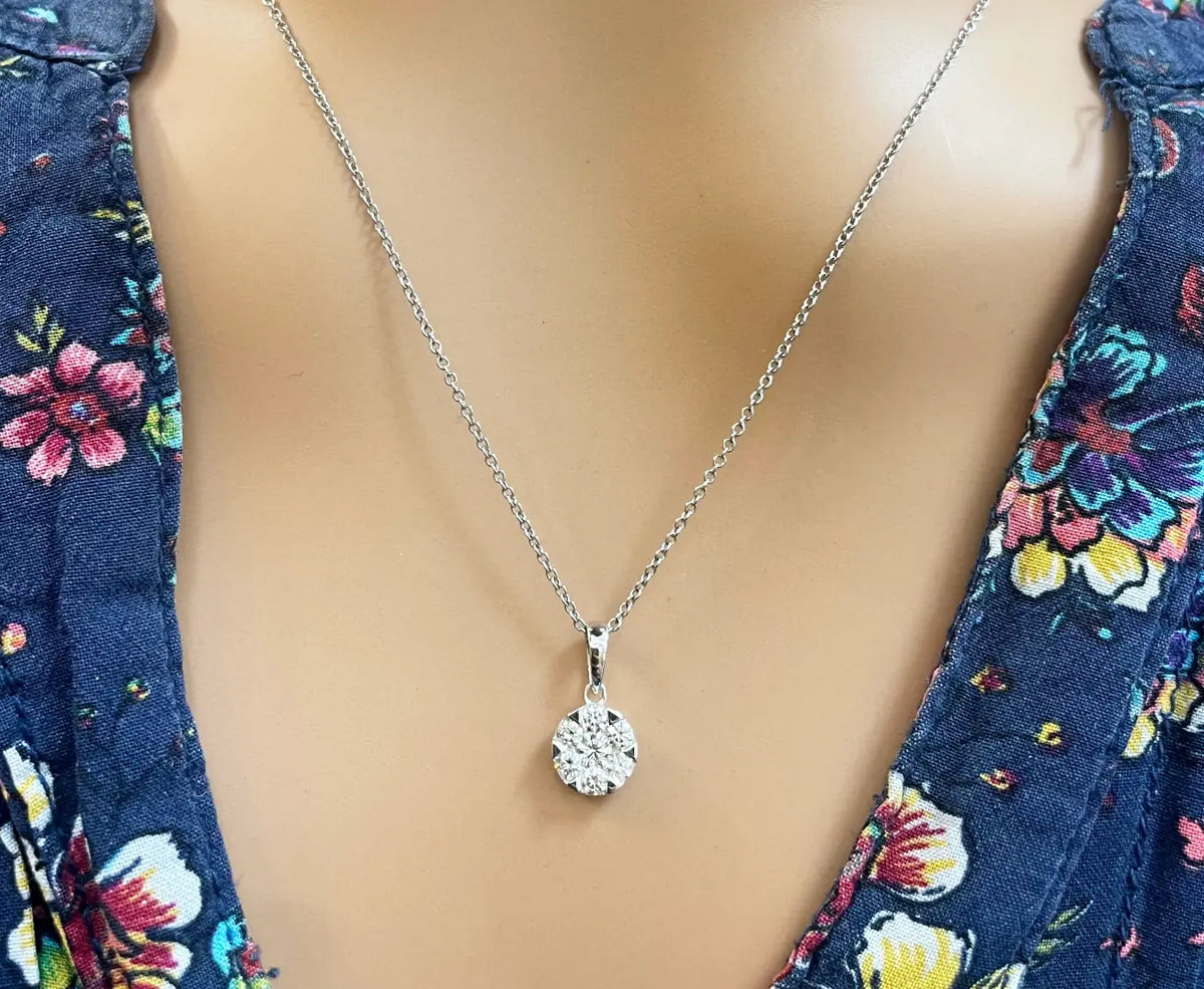 14ct White Gold Diamonds Round Pendant Necklace 0.32ct 