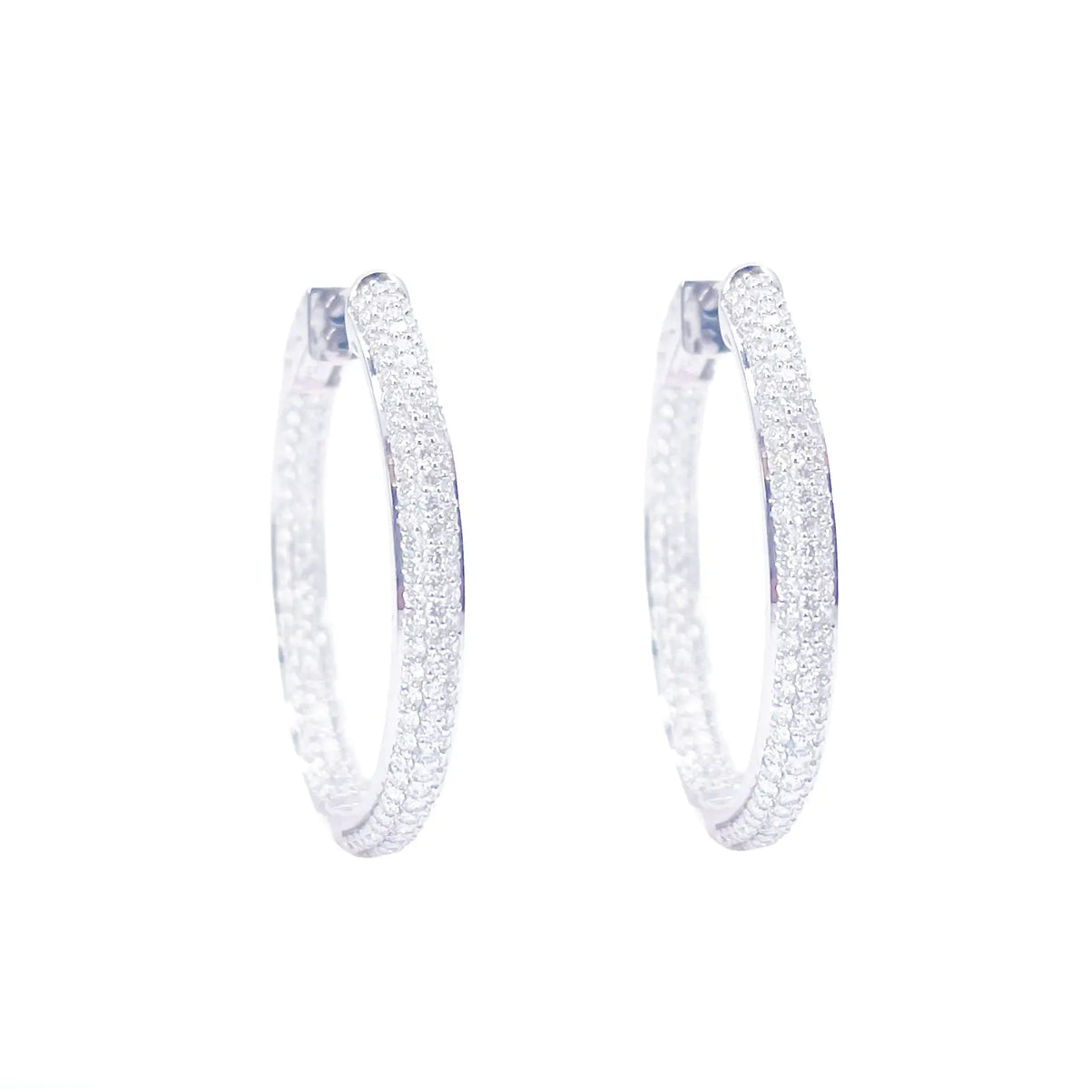 18ct Gold Diamond Hoops 1.55ct Natural Diamond Huggies Earrings 22.5mm Diameter 