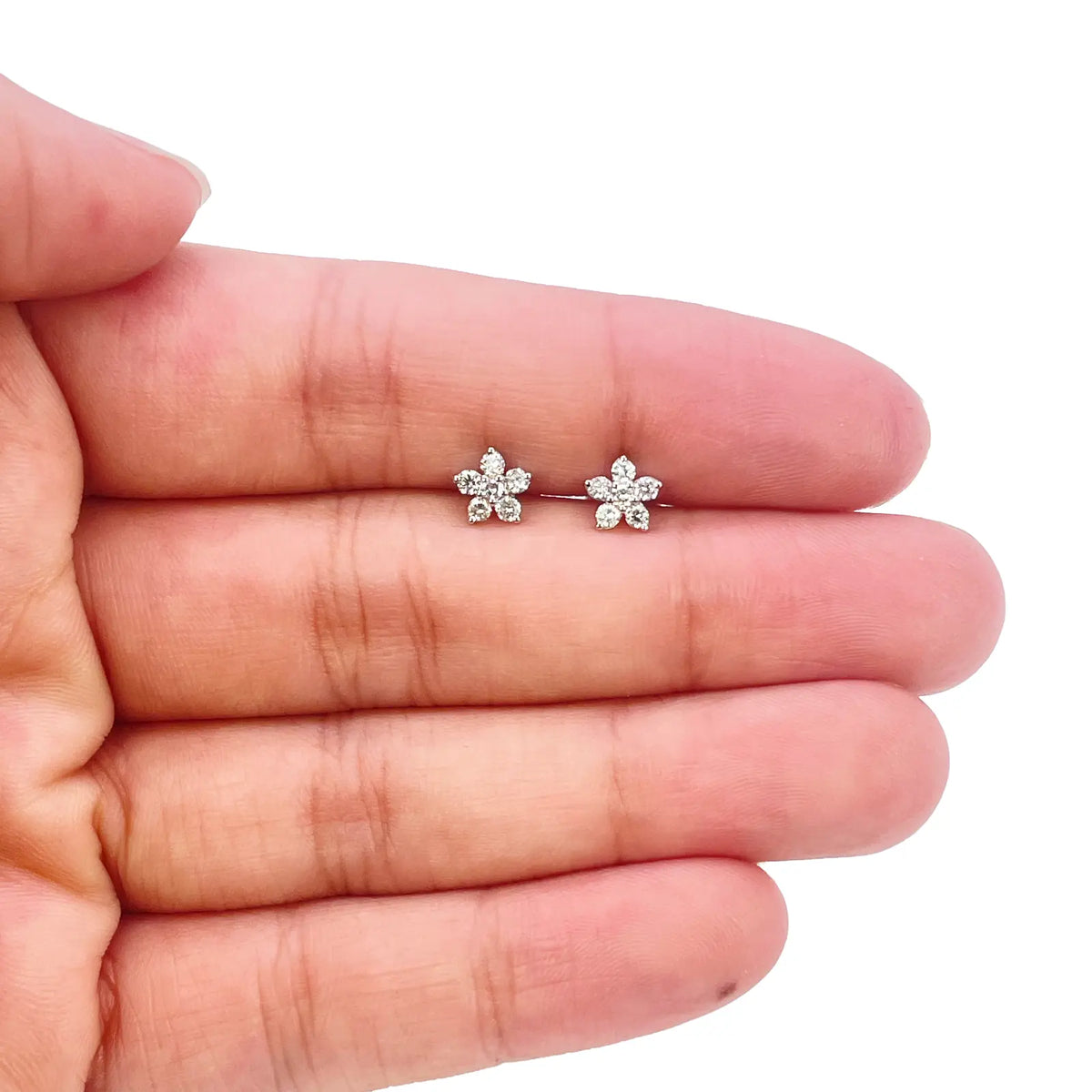 18ct Gold Diamond Stud Flower Shaped Earrings 0.25ct 