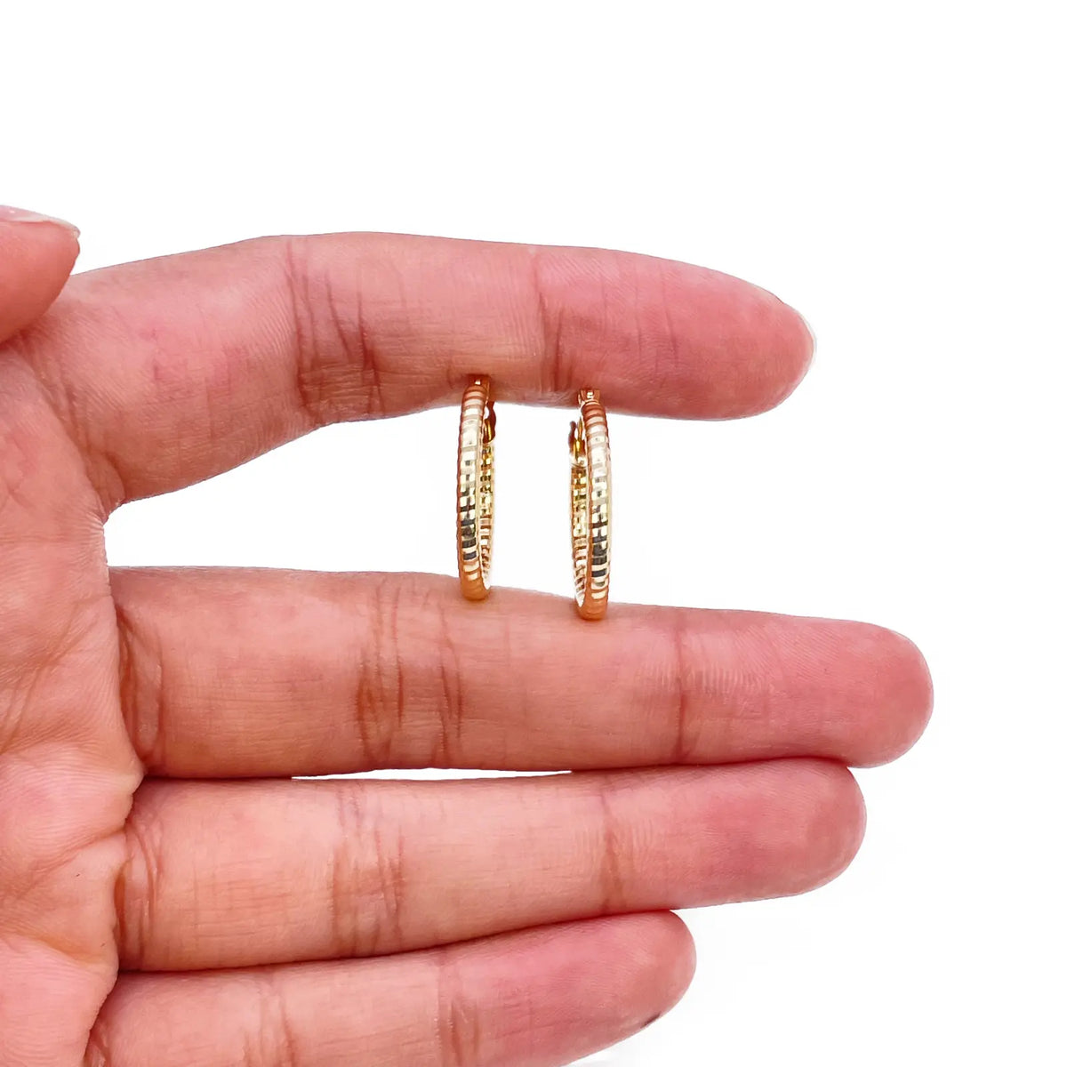 18ct Gold Hoop High Polished Diamond Cut Huggie Earrings 15mm Diameter 