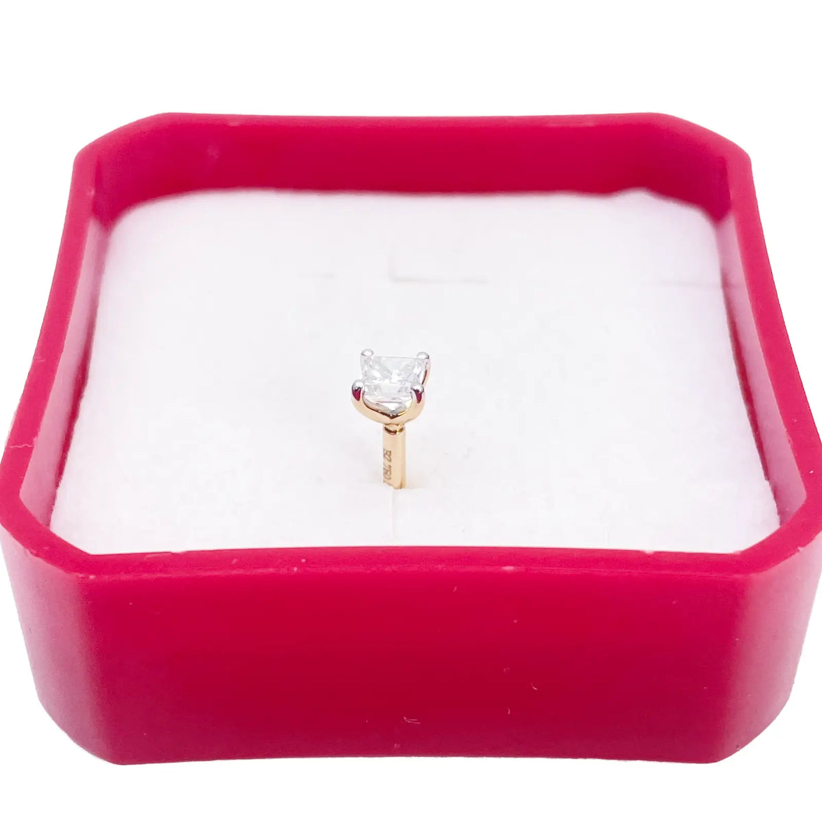 18ct Gold Natural Princess Diamond Nose Stud Pin 0.20ct 4 Claw Certified  Body Piercing