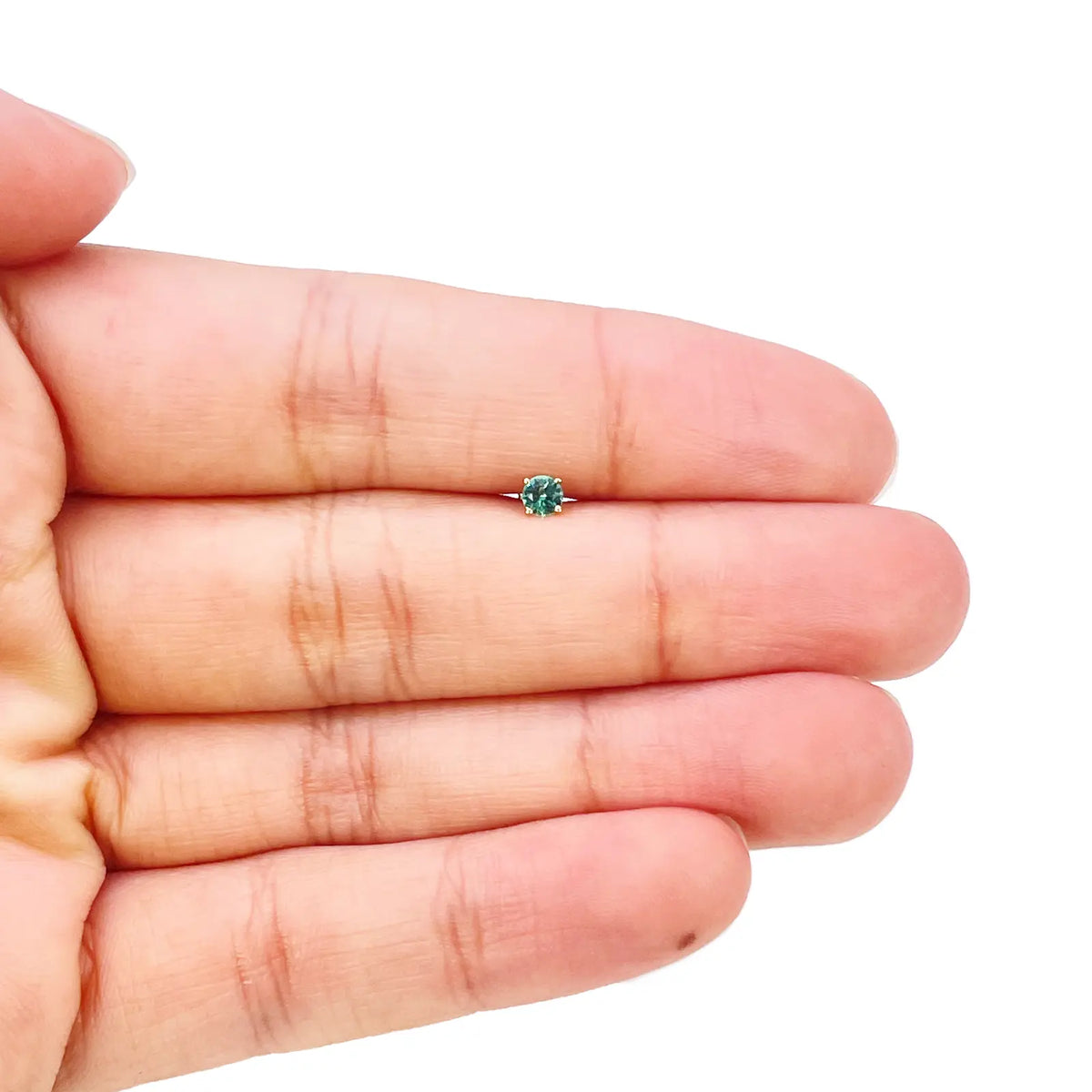 18ct Gold Natural Round Emerald 4-Claw Nose Stud Pin 0.10ct 2.9mm Width 