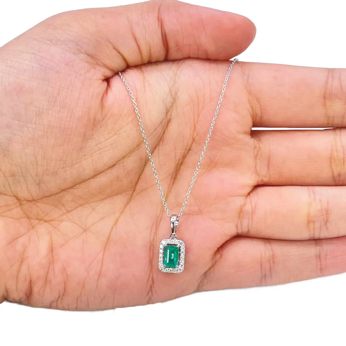 18ct Gold Necklace Natural Diamond/Emerald Round & Emerald Cut Halo Pendant 0.60ct 
