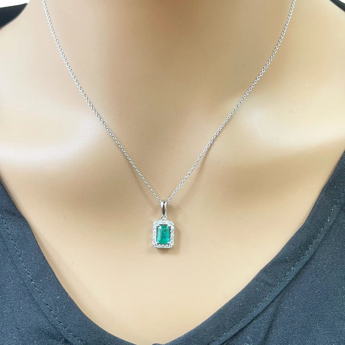 18ct Gold Necklace Natural Diamond/Emerald Round & Emerald Cut Halo Pendant 0.60ct 
