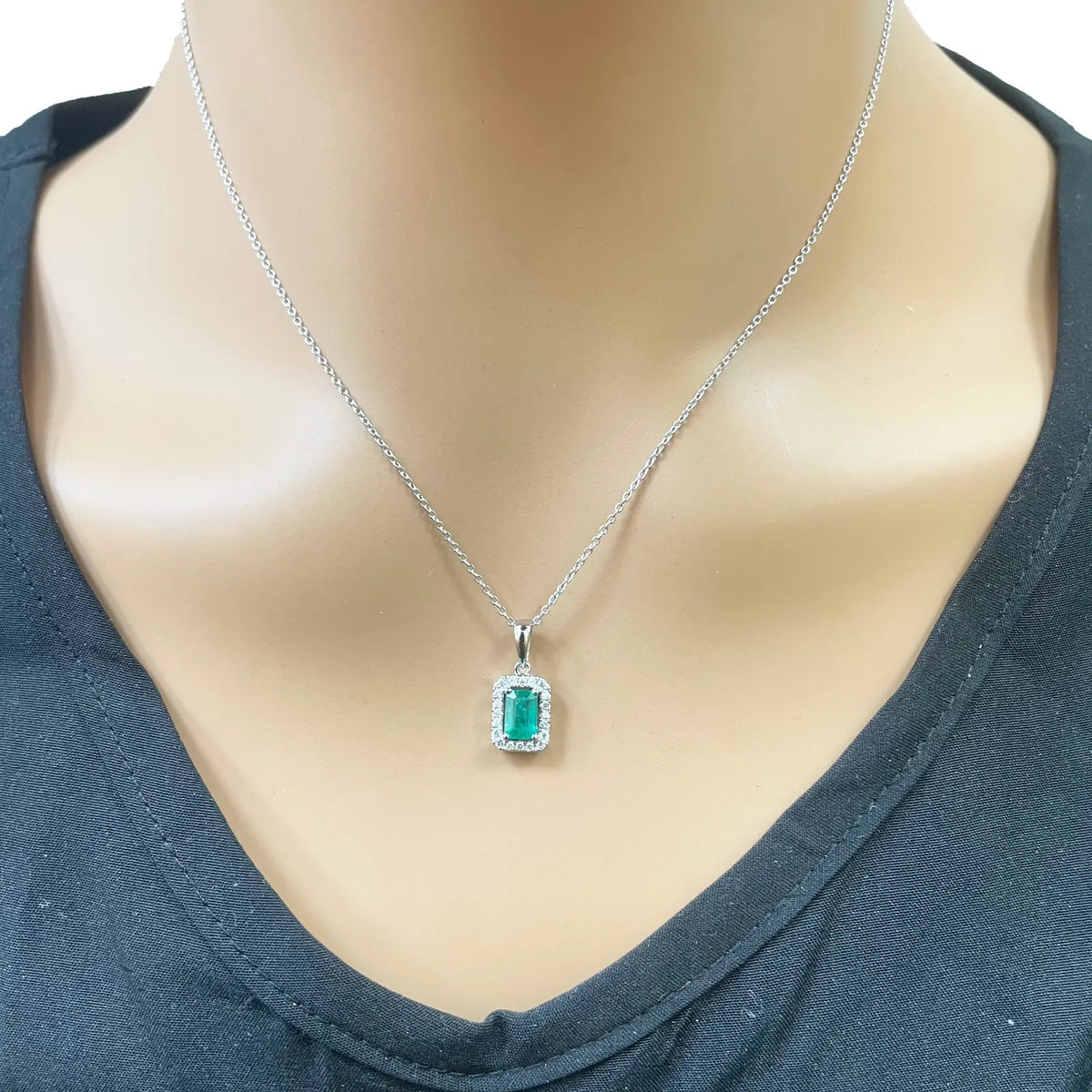 18ct Gold Necklace Natural Diamond/Emerald Round & Emerald Cut Halo Pendant 0.60ct 