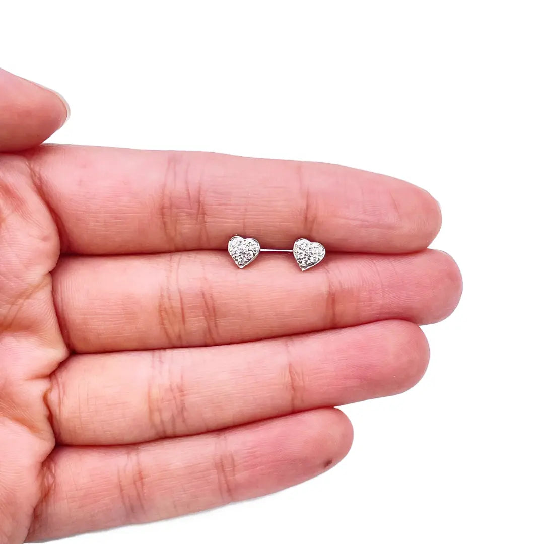 18ct White Gold Childrens Round Natural Diamond Heart Shape Stud Earrings 0.14ct 
