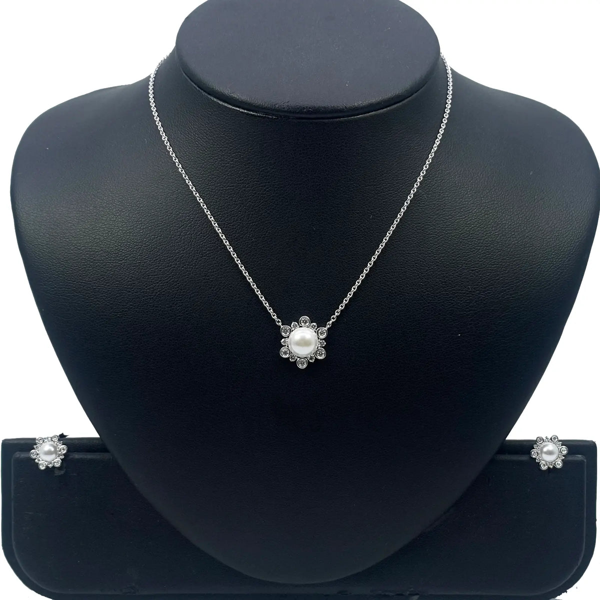 18ct White Gold Diamond & Freshwater Pearls Flower Necklace/Earrings Set 2.62ct 
