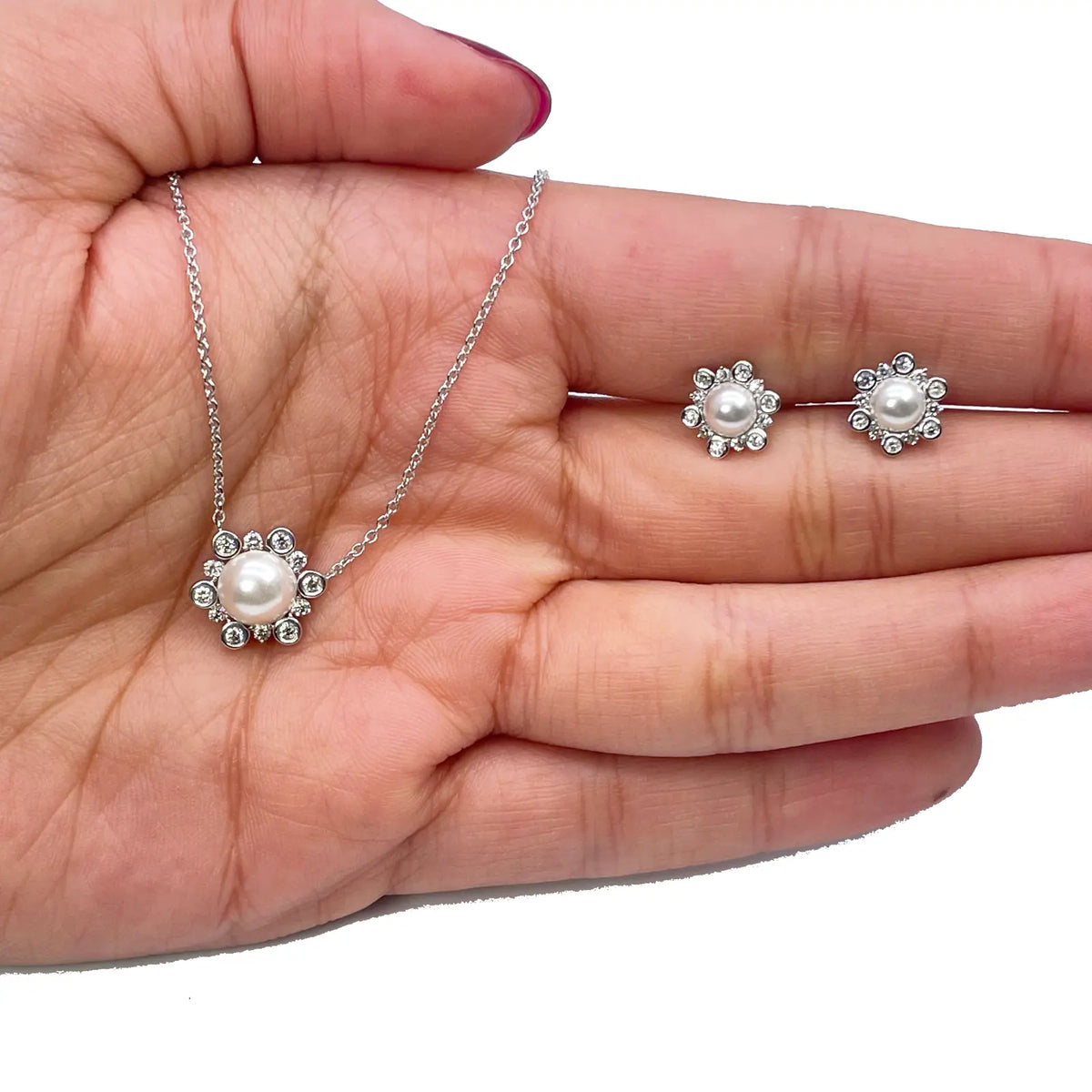 18ct White Gold Diamond & Freshwater Pearls Flower Necklace/Earrings Set 2.62ct 