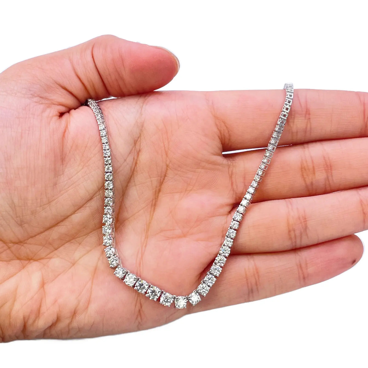 18ct White Gold Graduated Natural Diamond 8.16ct Tennis Necklace 17 Inches 