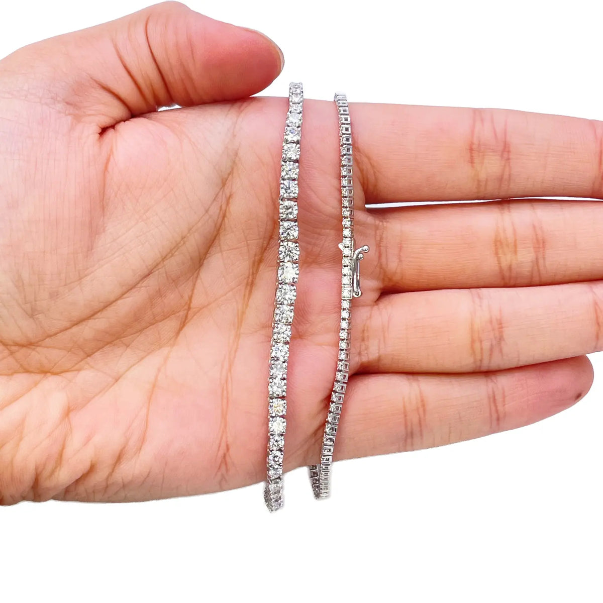 18ct White Gold Graduated Natural Diamond 8.16ct Tennis Necklace 17 Inches 