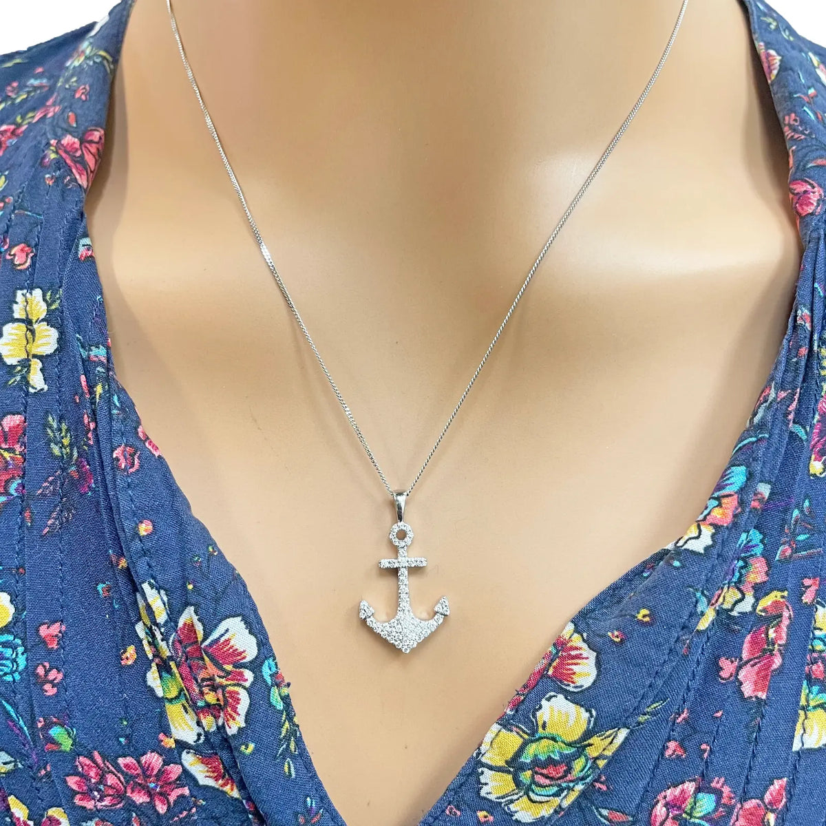 18ct White Gold Natrual Diamond Anchor Sailor Pendant 0.30ct (25mm x 14mm) 