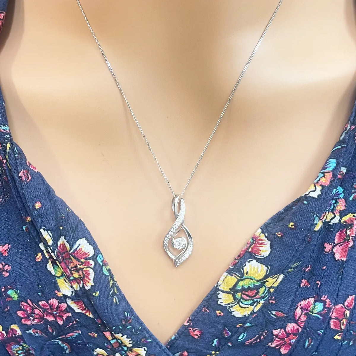 18ct White Gold Natural Diamond Twisted Pendant Chain & Earrings Set 0.55ct 
