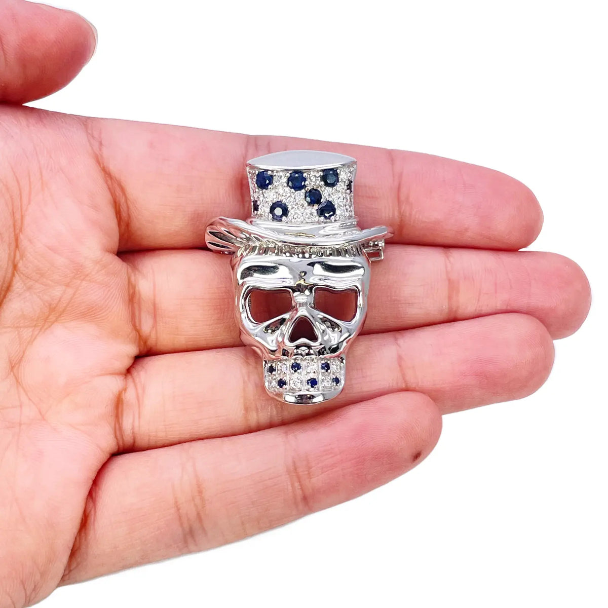 18ct White Gold Natural Round Sapphire & Diamond Skull Brooch Pin 1.45ct  Diamond Ring