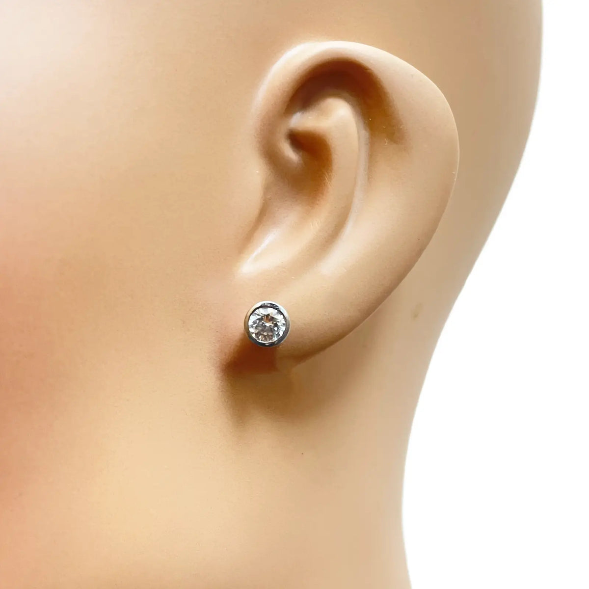 18ct White Gold Round Cubic Zirconia Bezel Set Solitaire Single Gents Ear Stud 6.5mm 