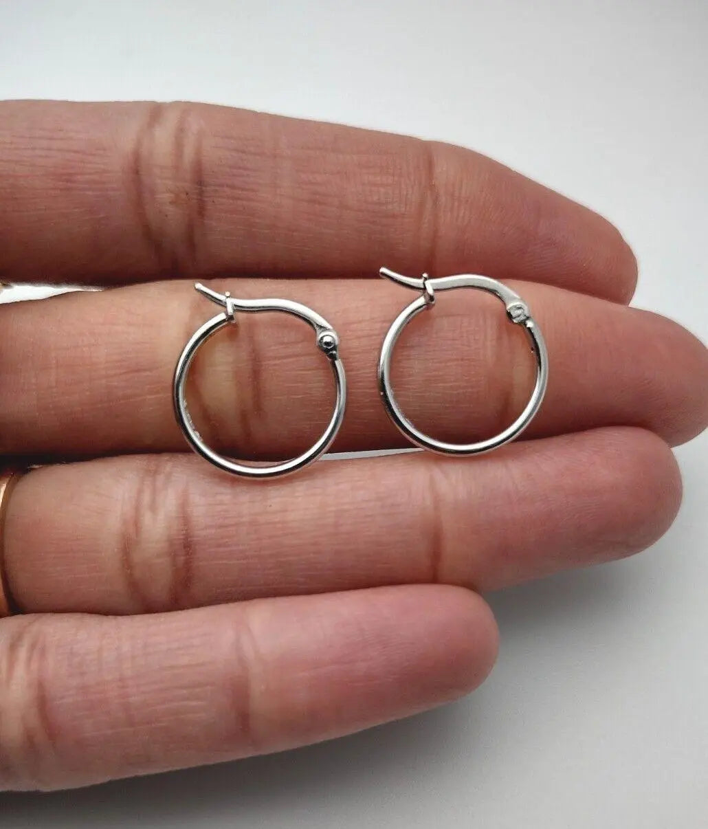 18ct White Gold Simple Round Hoop Earrings 15mm diameter 1.5gm  Gold earring