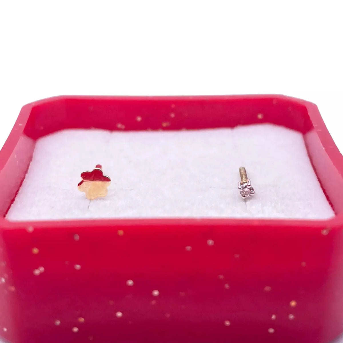 18ct White Or Yellow Gold Diamond Nose Stud Pin 0.02ct 4 claw 1.7mm Width  Body Piercings