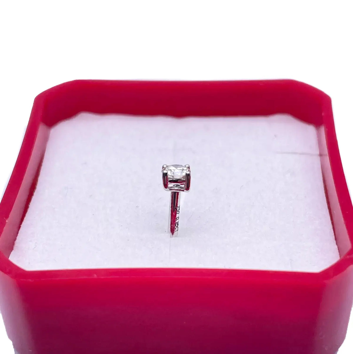 18ct White Or Yellow Gold Diamond Nose Stud Pin 0.15ct 4claw 3.4mm Width  Body Piercings