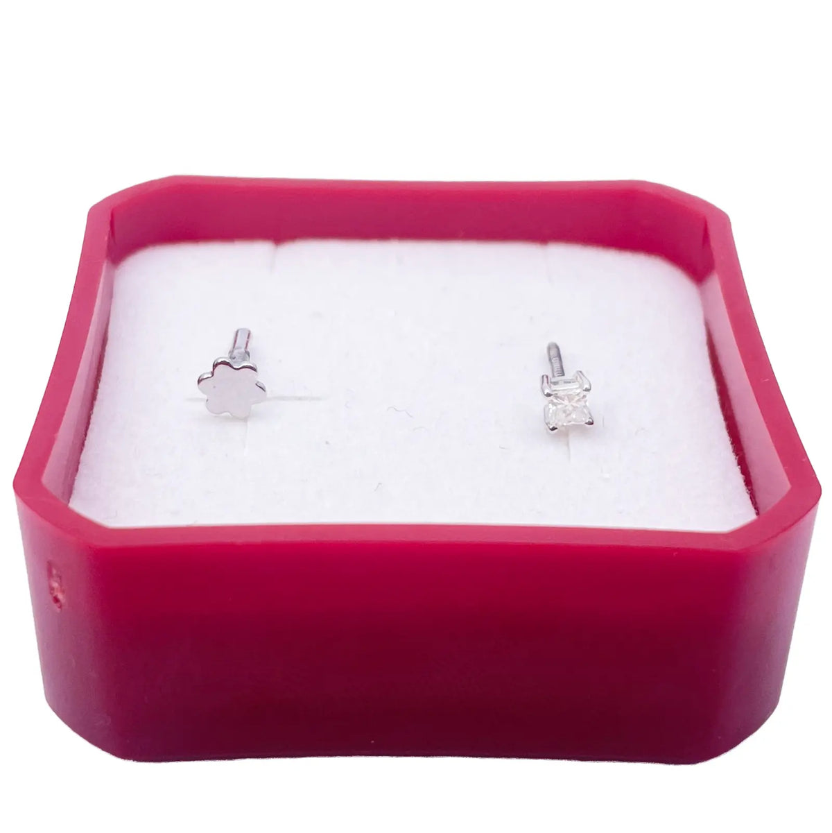 18ct White Or Yellow Gold Princess Diamond Nose Stud Pin 0.05ct 4 claw 2.6mm  Body Piercings