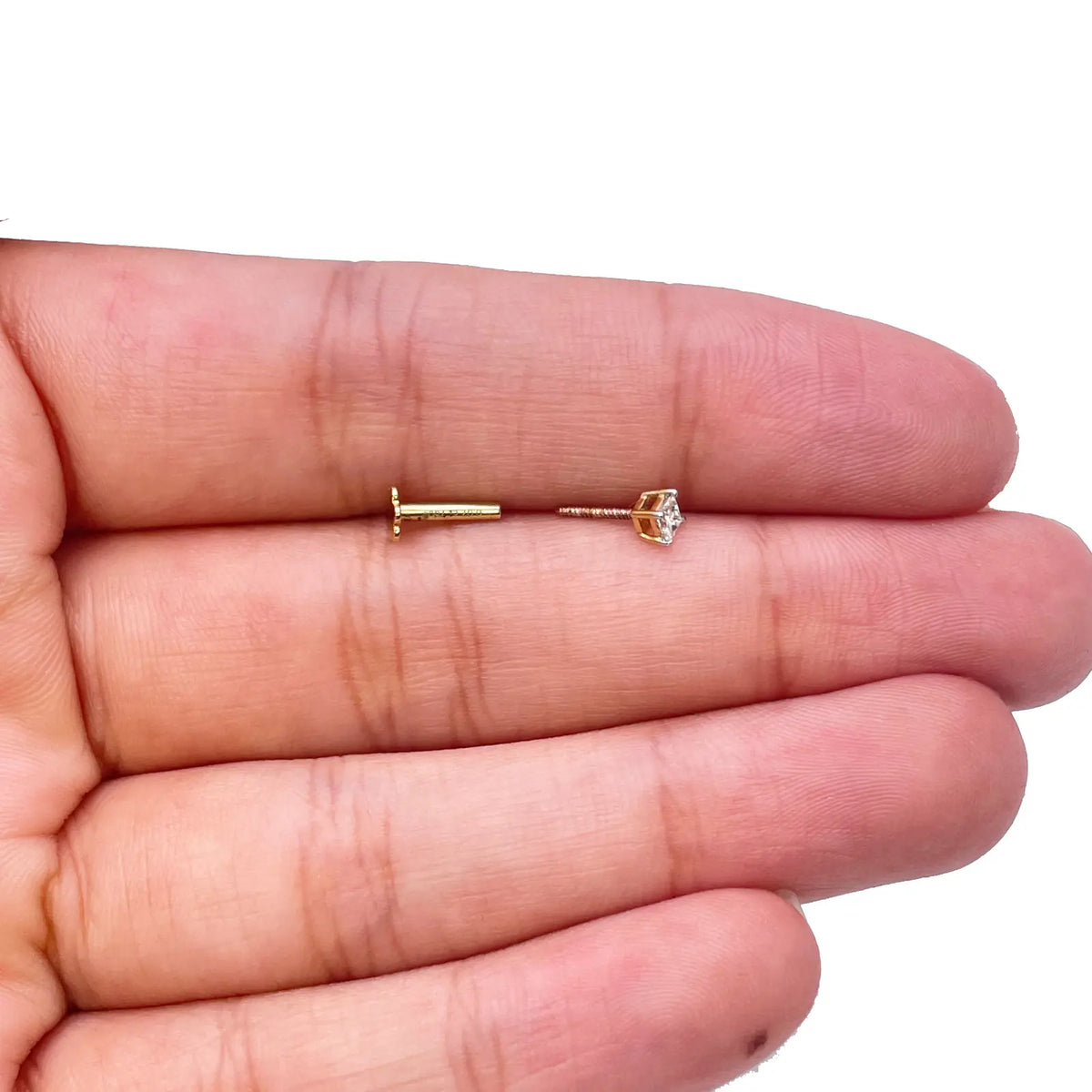 18ct White Or Yellow Gold Princess Diamond Nose Stud Pin 0.07ct 4 claw 2.8mm  Body Piercings