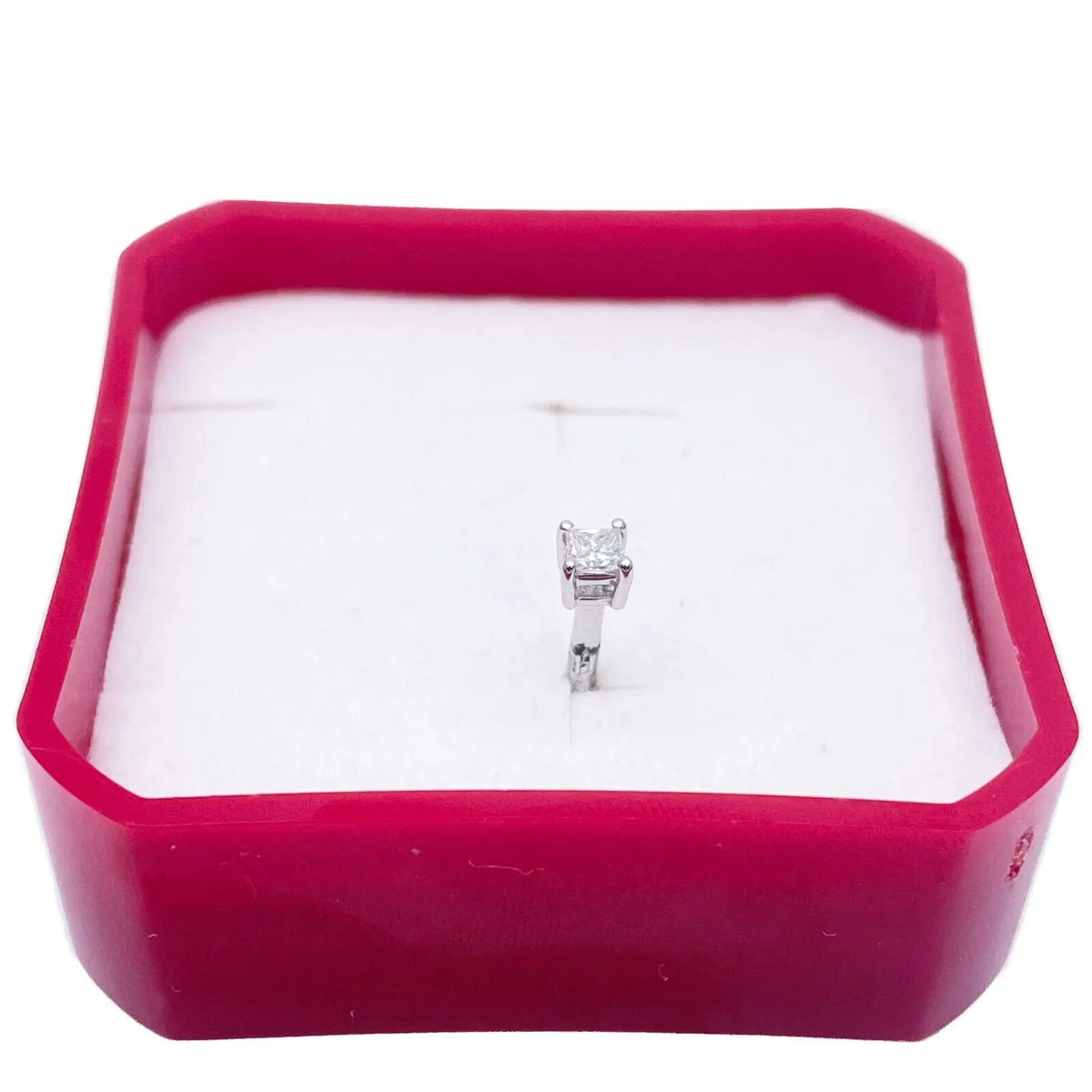 18ct White Or Yellow Gold Princess Diamond Nose Stud Pin 0.10ct 4 claw 3.2mm  Body Piercings