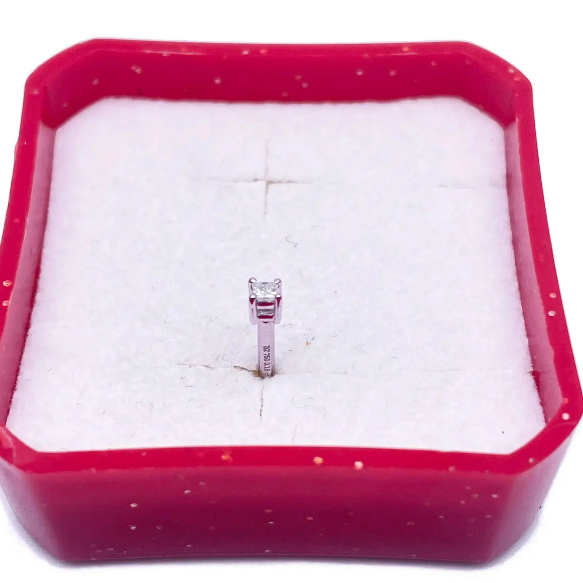 18ct White Or Yellow Gold Princess Diamond Nose Stud Pin 0.15ct 4 claw 3.4mm  Body Piercings