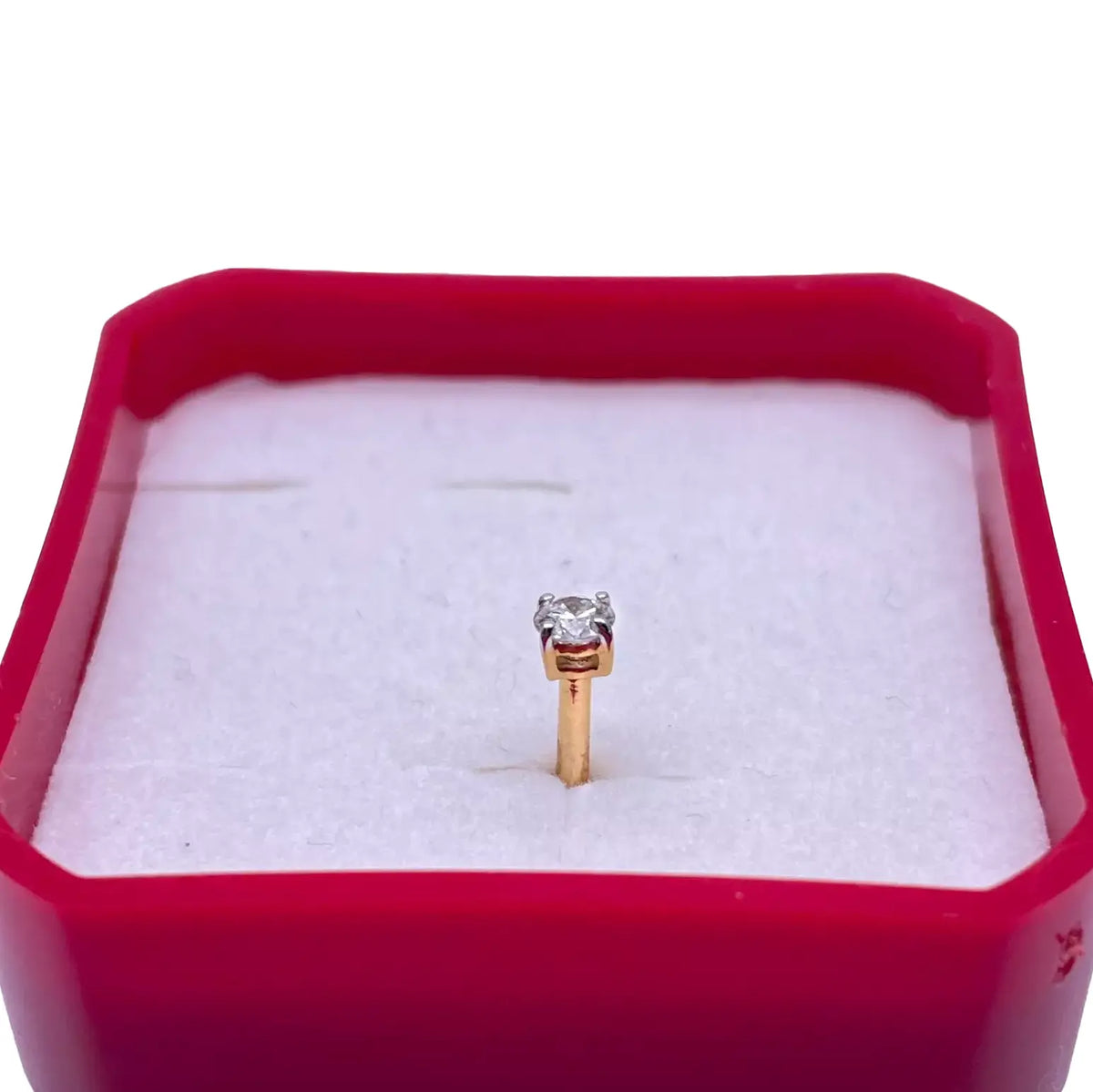 18ct White Or Yellow Gold Round Diamond Nose Stud Pin 0.10ct 4 claw 2.9mm  Body Piercings