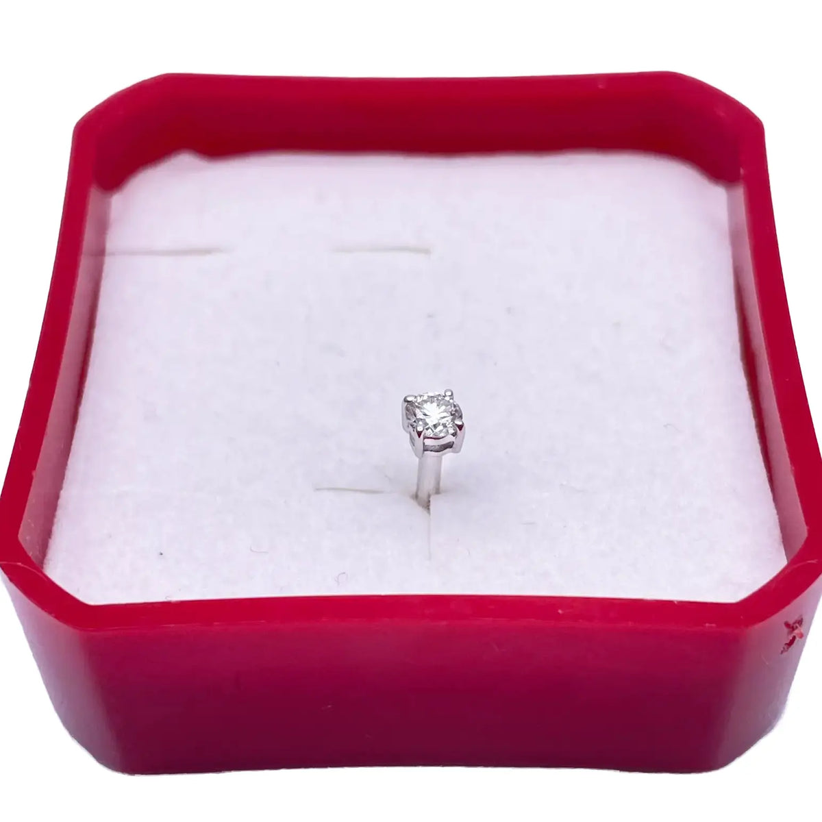 18ct White Or Yellow Gold Round Diamond Nose Stud Pin 0.10ct 4 claw 2.9mm  Body Piercings