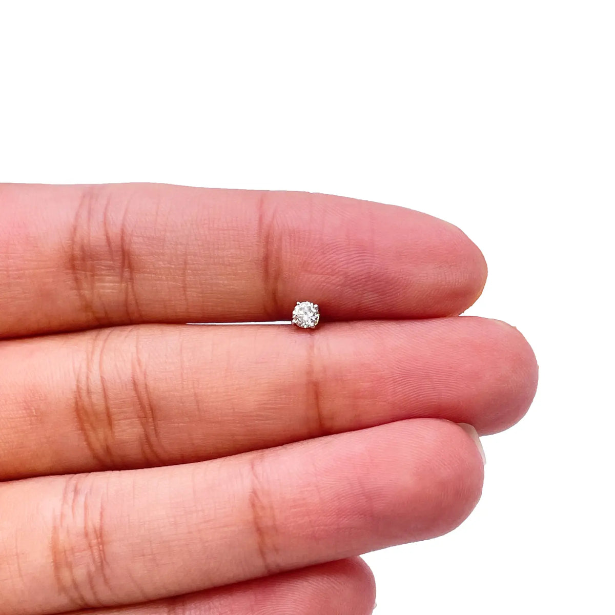 18ct White Or Yellow Gold Round Diamond Nose Stud Pin 0.10ct 4 claw 2.9mm  Body Piercings