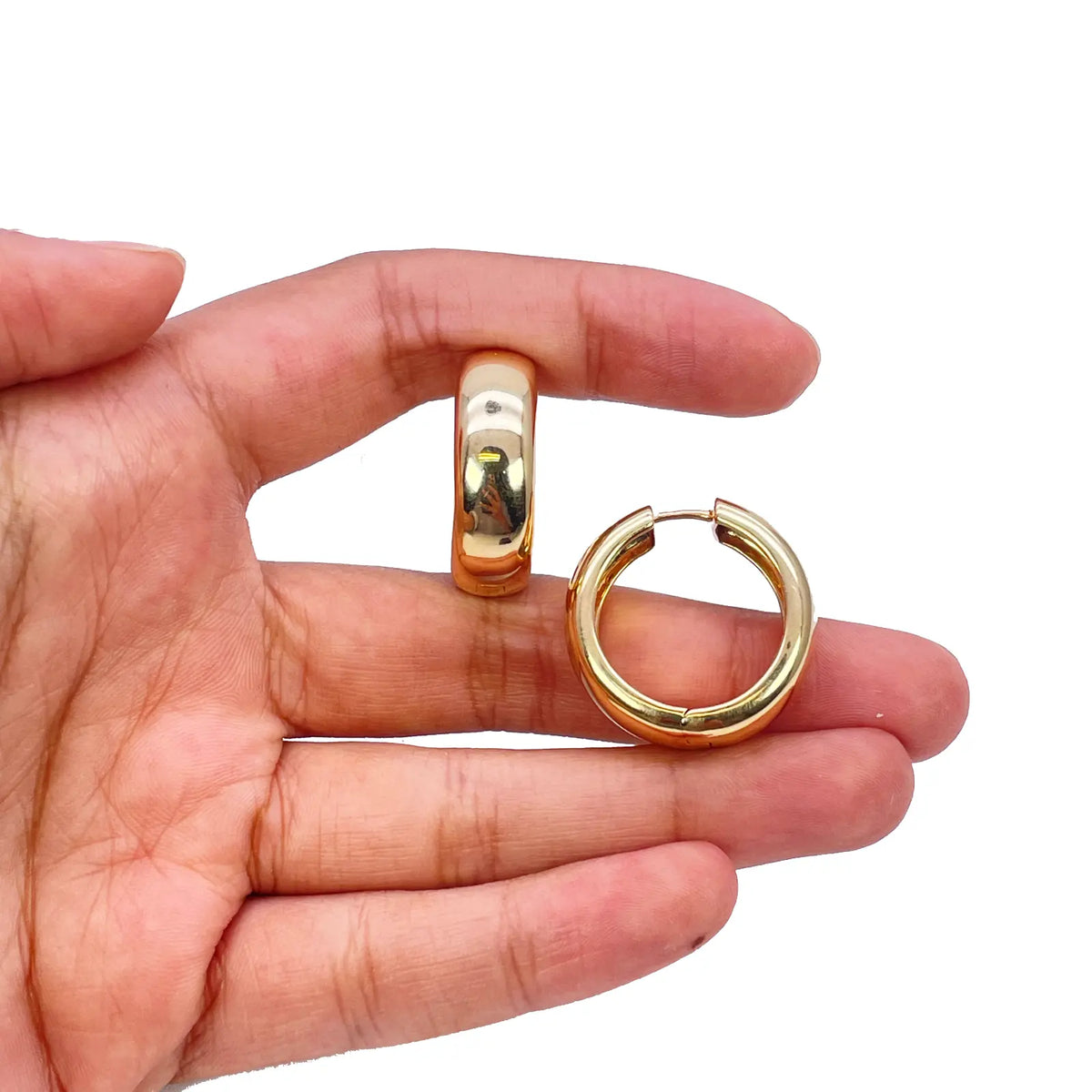 18ct Yellow Gold Hoop Huggie High Polished Earrings 8.2mm Width 18mm Diameter  Gold earring