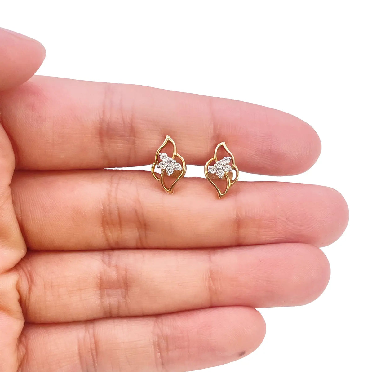18ct Yellow Gold Natural Diamond Floral Petal Cut-Out Stud Earrings 0.14ct  Diamond Earring