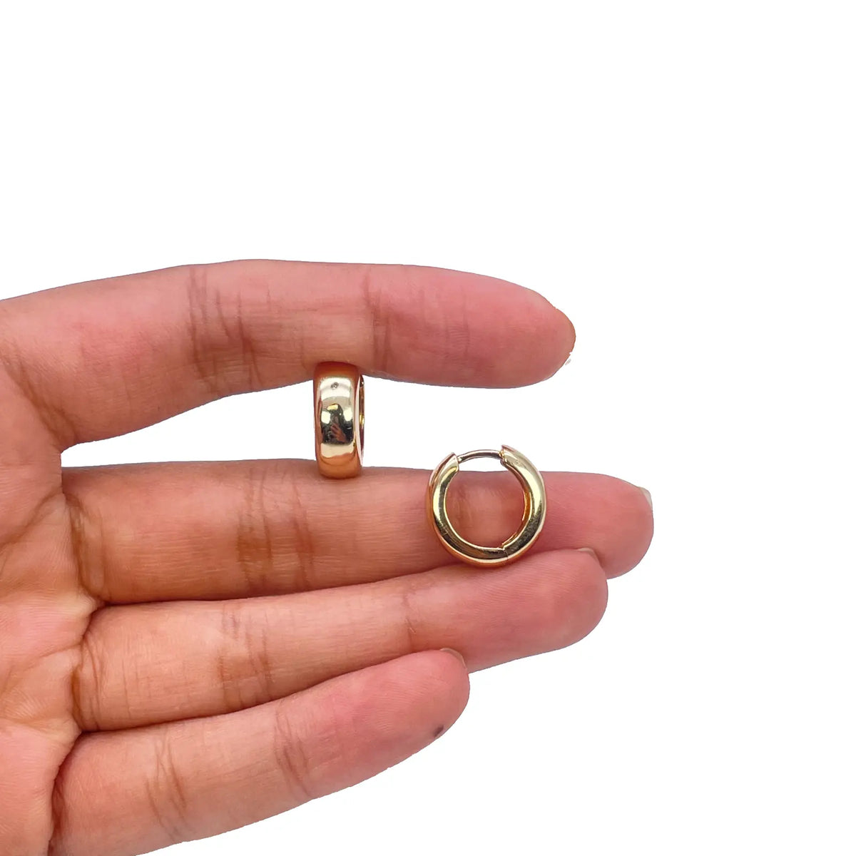 18ct Yellow Gold Pair Of Hoop Huggie Earrings 5.5mm Width & 10mm Diameter 