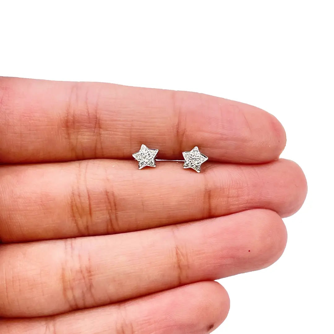 18ct Yellow gold with Round Diamonds Star Stud Earrings claw set 0.10cts 