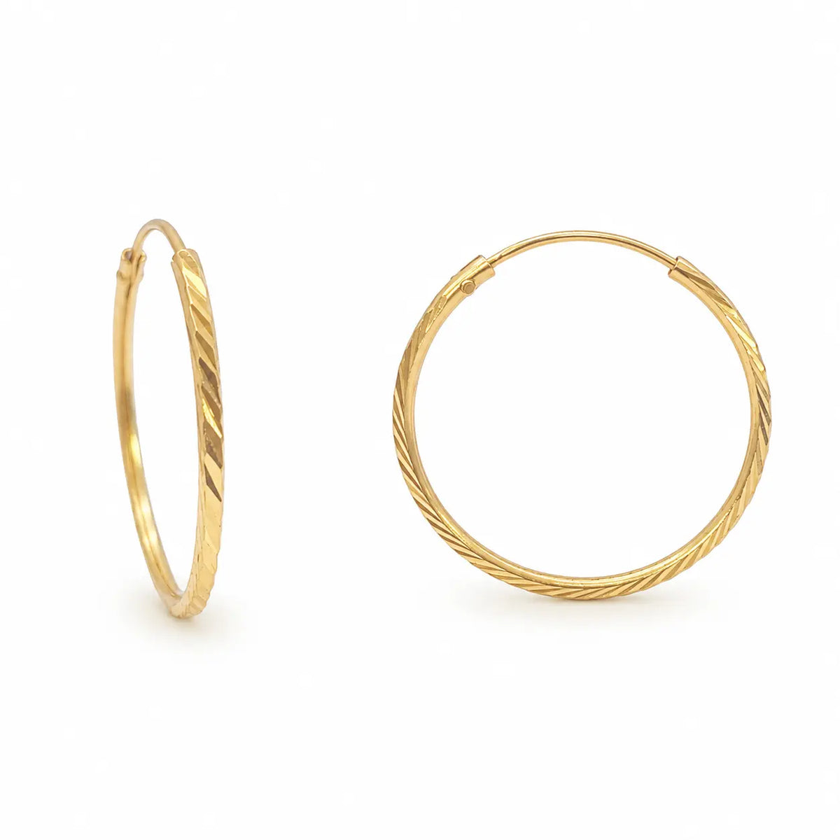 22ct Gold Diamond-Cut High-Polish Hoop Earrings ? 22mm Diameter  Gold Hoop Earring