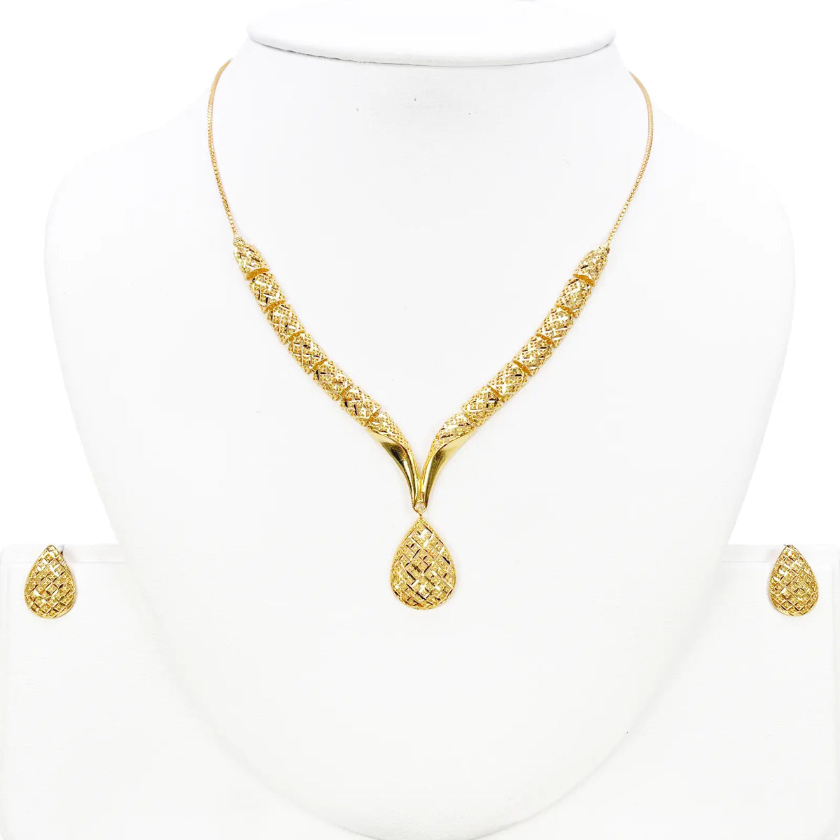 22ct Gold Diamond-Cut Mesh Textured Pear Drop Necklace and Earring Set  Gold Necklace
