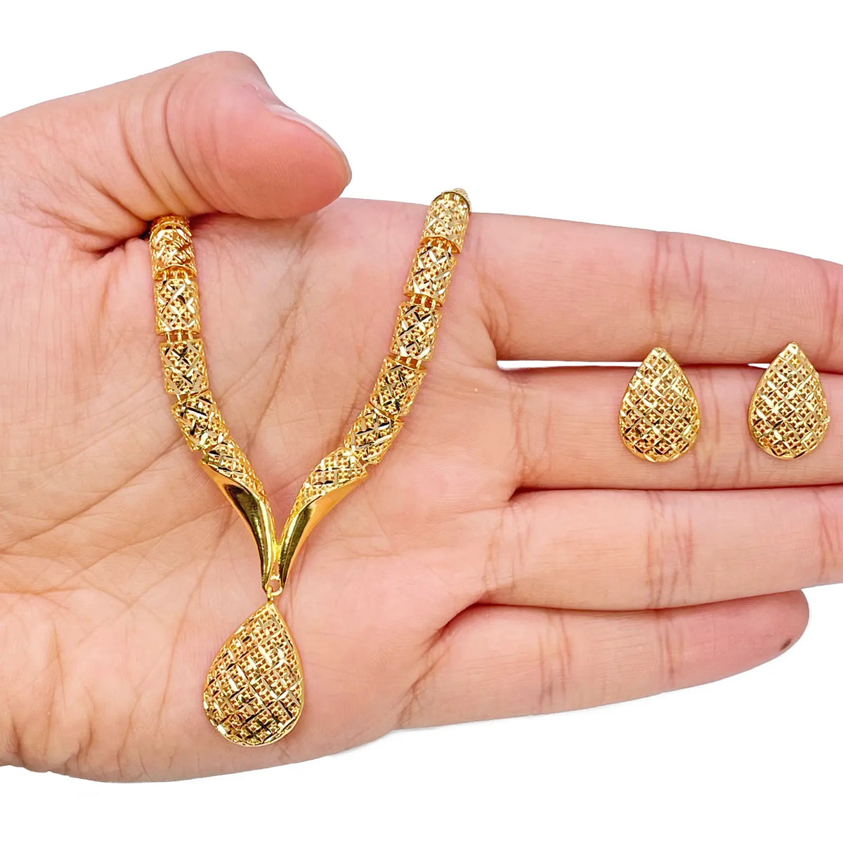 22ct Gold Diamond-Cut Mesh Textured Pear Drop Necklace and Earring Set  Gold Necklace