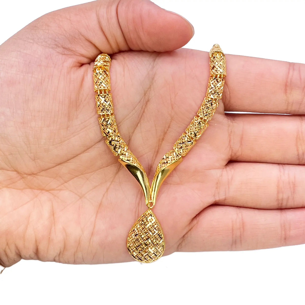 22ct Gold Diamond-Cut Mesh Textured Pear Drop Necklace and Earring Set  Gold Necklace