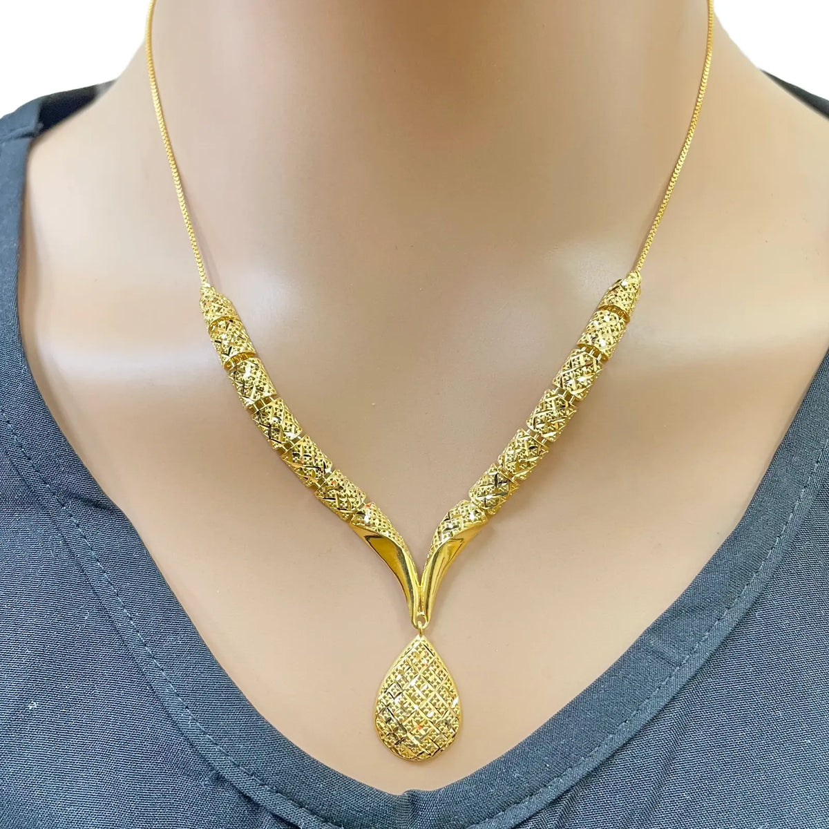 22ct Gold Diamond-Cut Mesh Textured Pear Drop Necklace and Earring Set  Gold Necklace