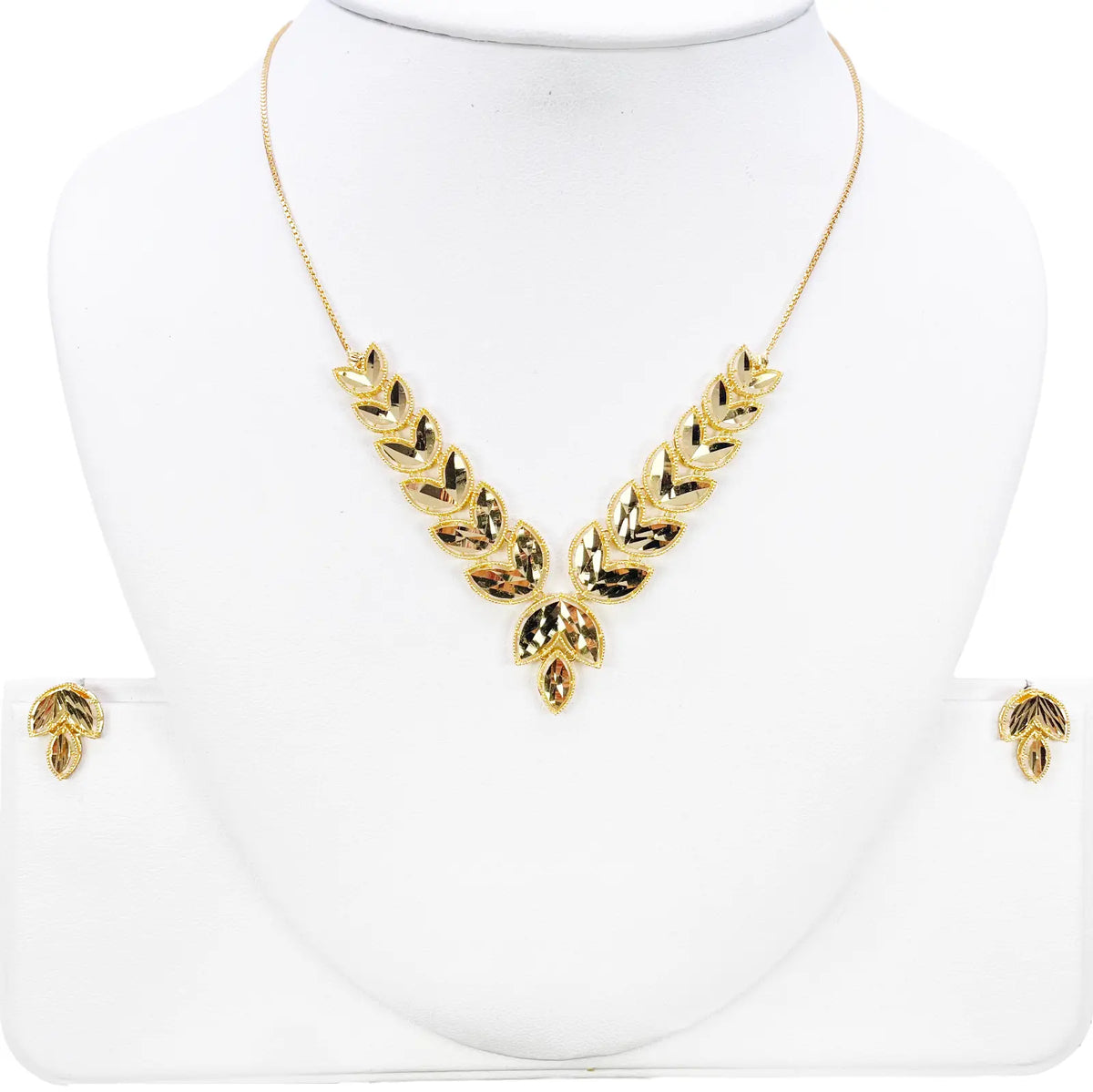 22ct Gold Diamond-Cut Milgrain Graduating Leaf Necklace and Earring Set  Gold Necklace