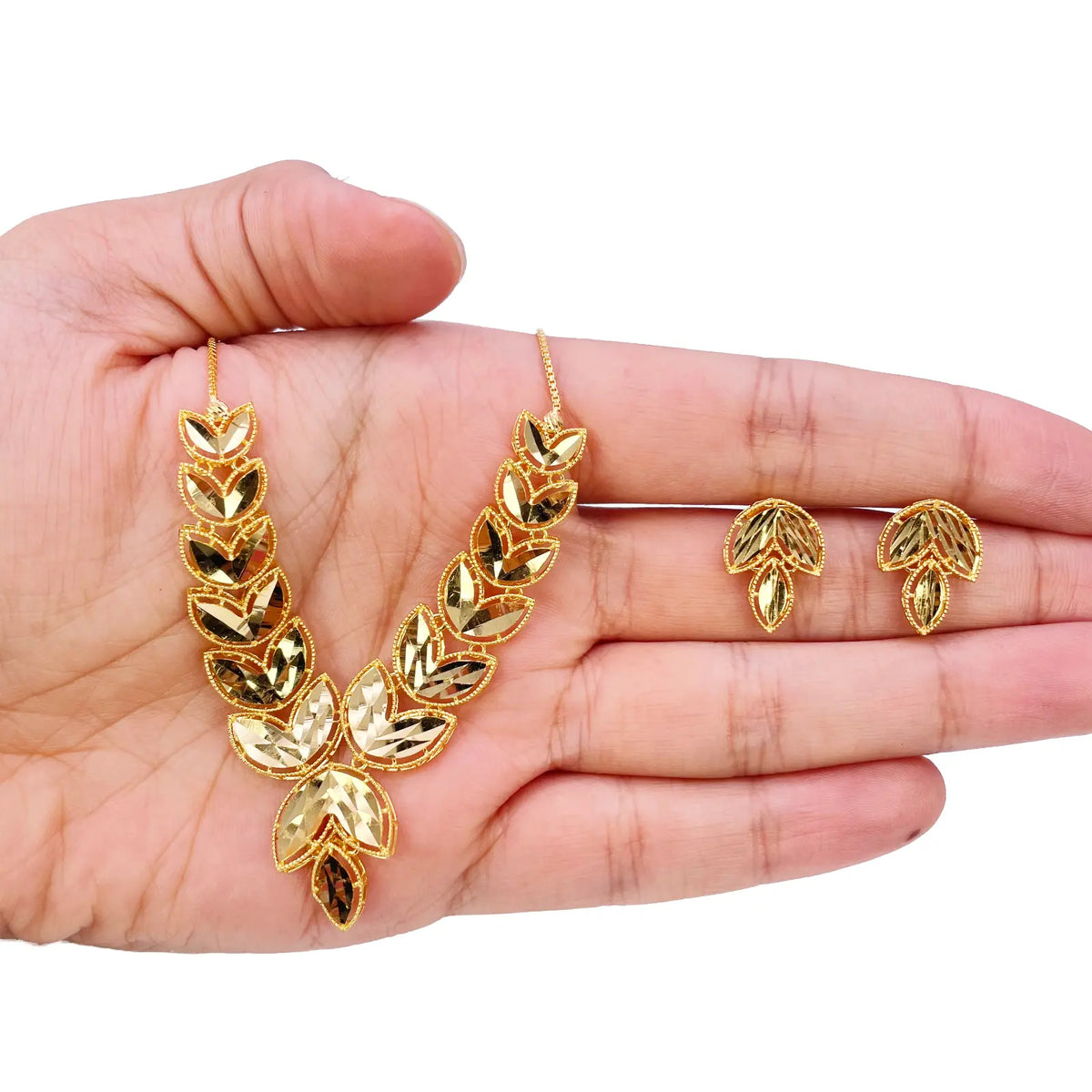 22ct Gold Diamond-Cut Milgrain Graduating Leaf Necklace and Earring Set  Gold Necklace