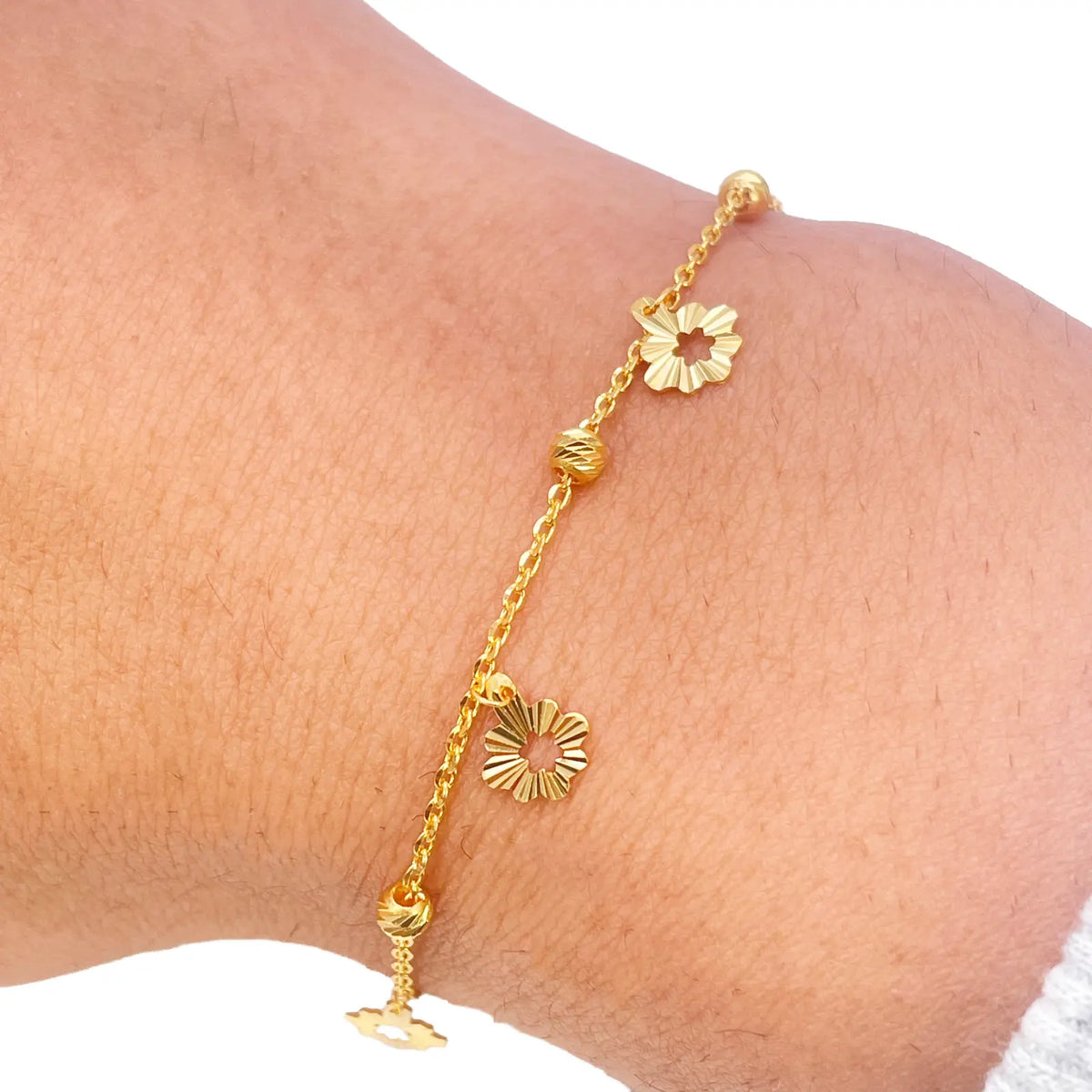 22ct Gold Flower Charm Drop & Diamond Cut Bead Cable Chain Bracelet 7 Inches¬†