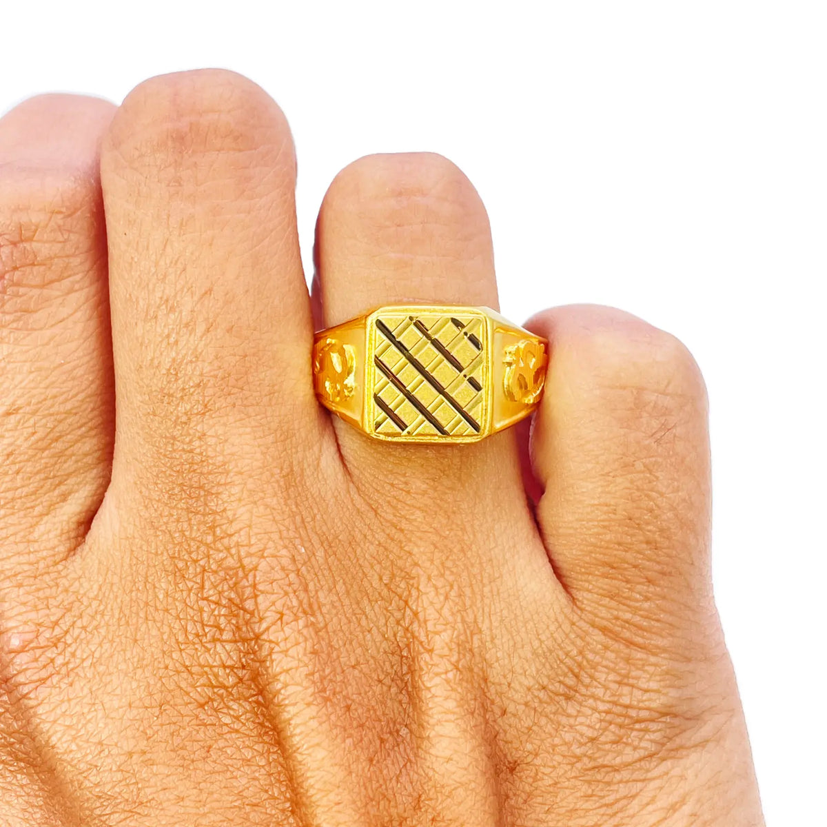 22ct Gold Mens Signet Square Diamond Cut Textured Criss-Cross Ring 
