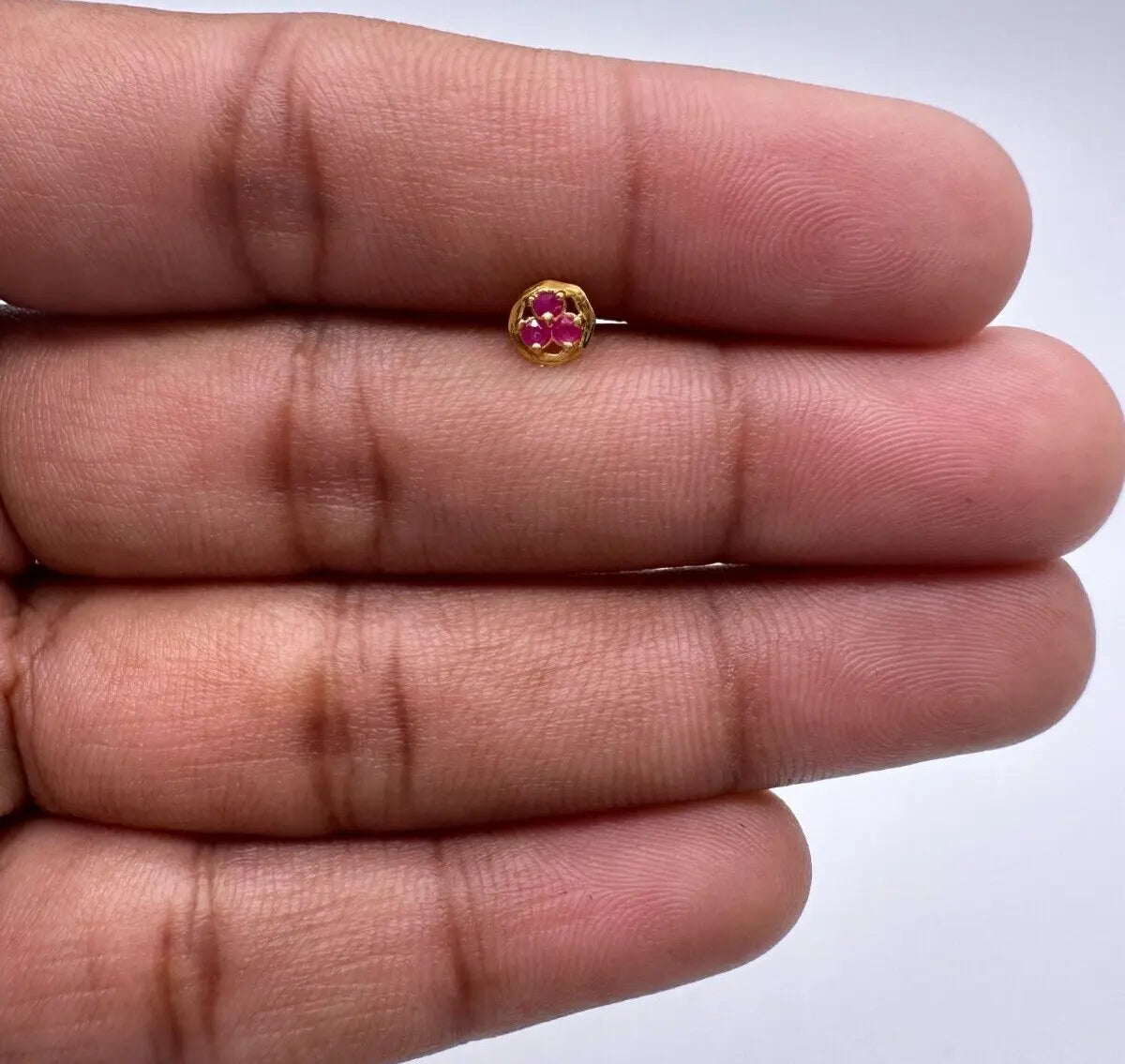 22ct Yellow Gold 3 Stone Ruby Round Nose Pin Stud 5mm 