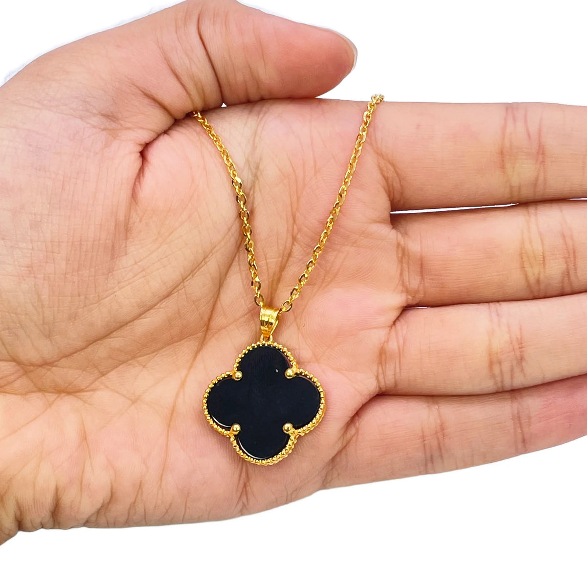 22ct Yellow Gold Black Onyx Or Mother Of Pearl Clover Pendant & Chain Necklace 18''inches 